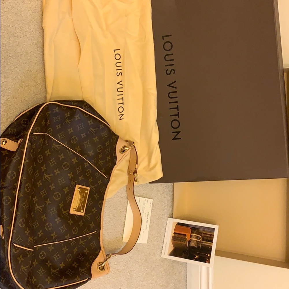 Authentic Louis Vuitton Galleria GM bag BRAND NEW
